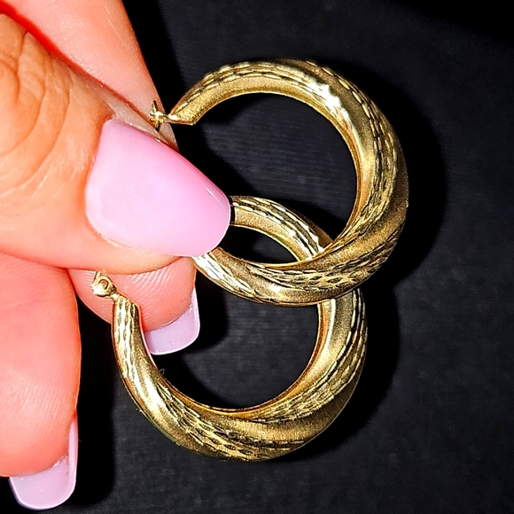 10k Gold Oval Hoops - Picture 2 of 2